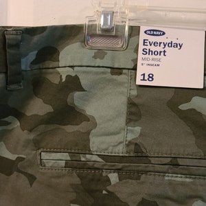 Old Navy 5" inseam camo shorts Size 18-Brand New with Tags